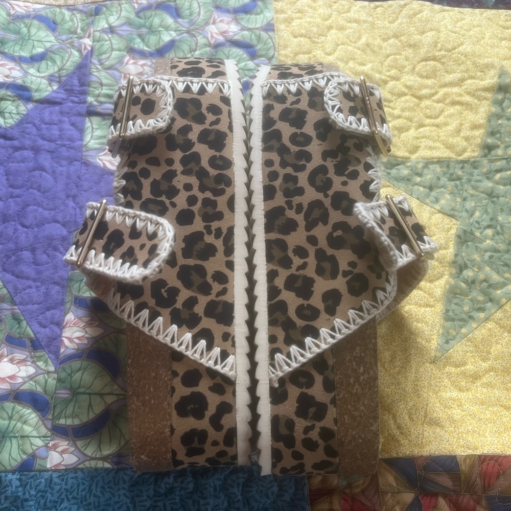 BUCKLE | Leopard Pattern Kids Sandals - Picture 5 of 7
